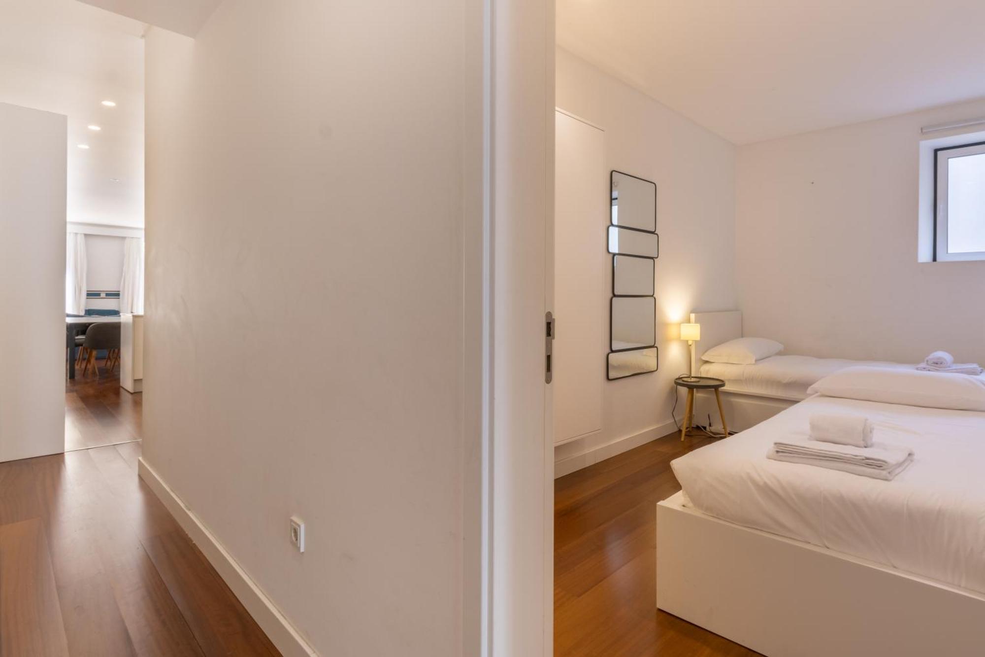 Апартаменти Modern 3Br, Terrace, Ac/Heating & Self Check-In Лісабон Екстер'єр фото