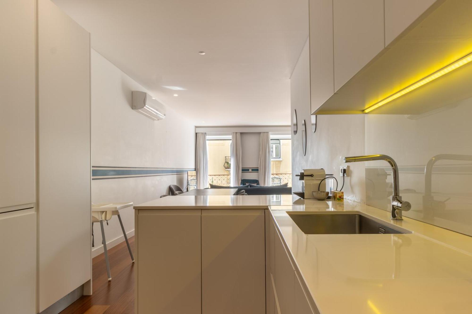 Апартаменти Modern 3Br, Terrace, Ac/Heating & Self Check-In Лісабон Екстер'єр фото