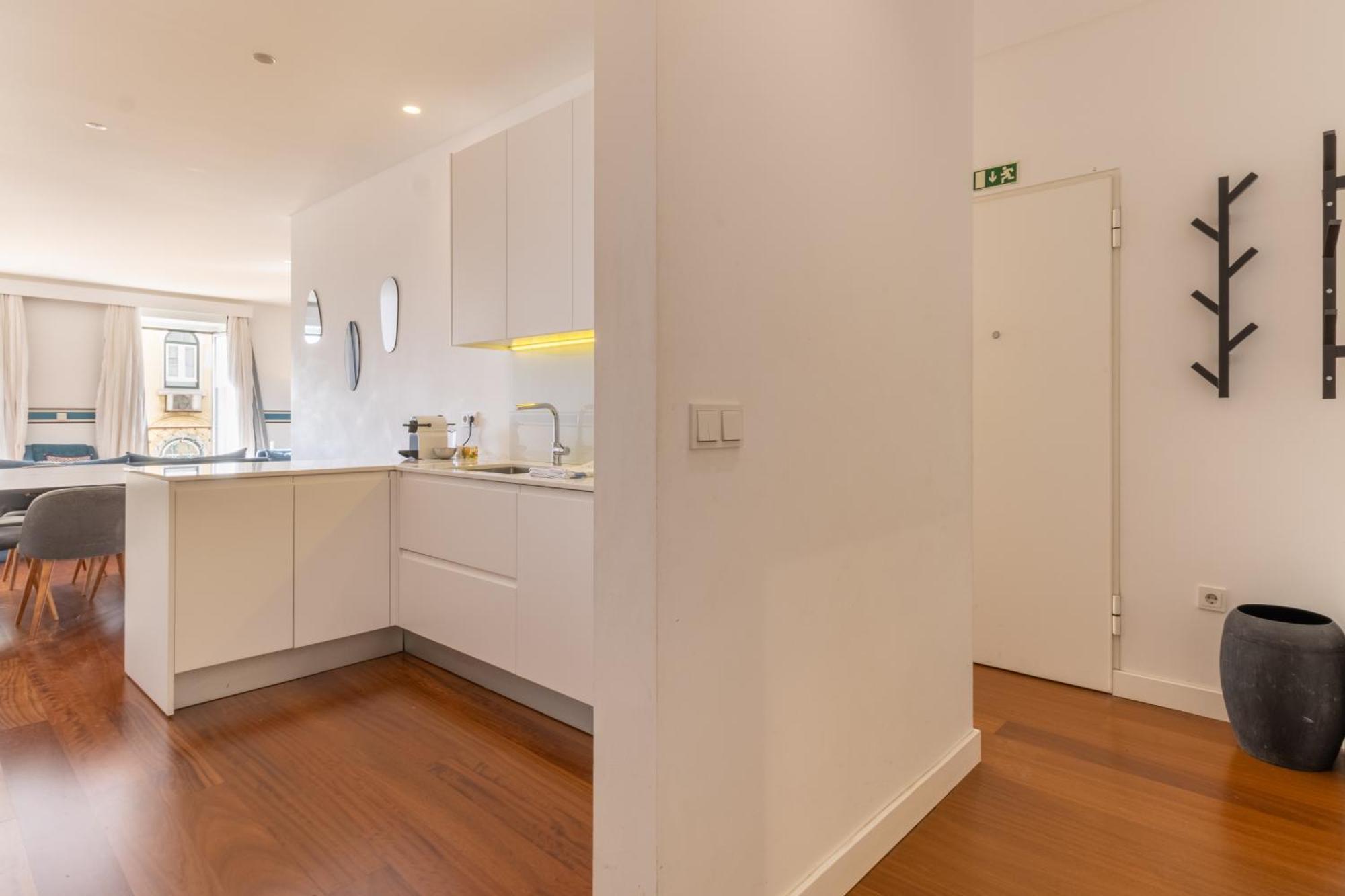 Апартаменти Modern 3Br, Terrace, Ac/Heating & Self Check-In Лісабон Екстер'єр фото