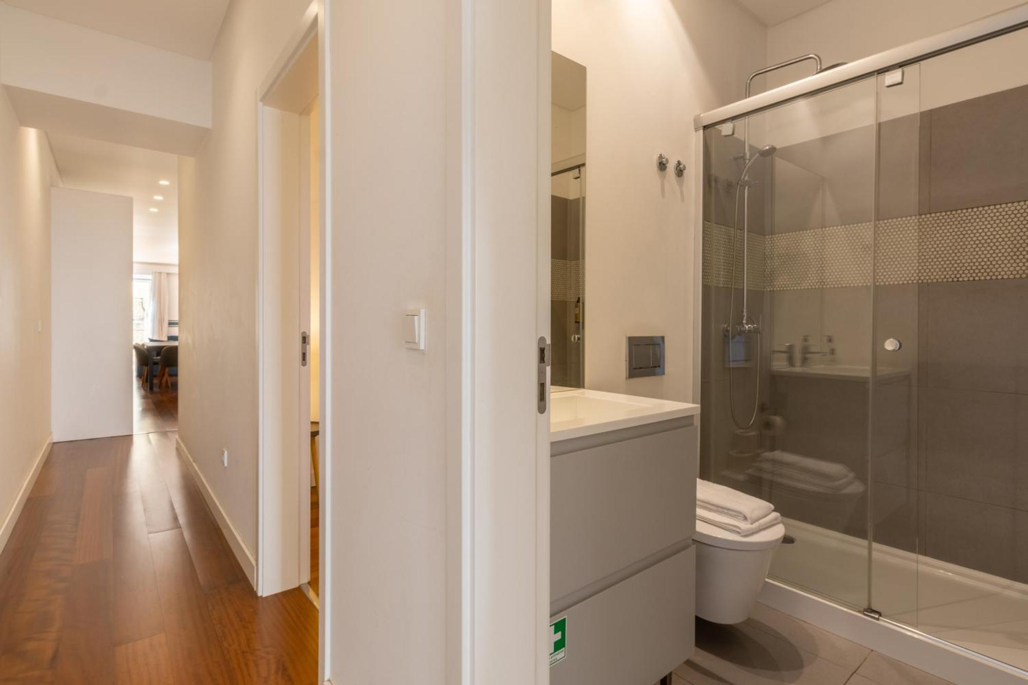 Апартаменти Modern 3Br, Terrace, Ac/Heating & Self Check-In Лісабон Екстер'єр фото