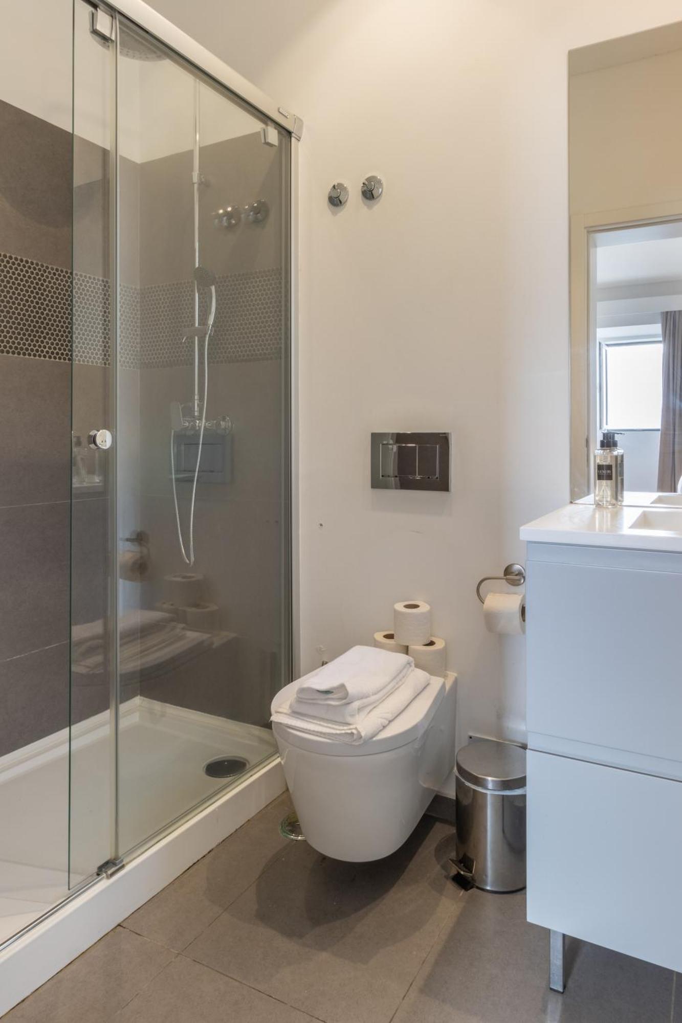 Апартаменти Modern 3Br, Terrace, Ac/Heating & Self Check-In Лісабон Екстер'єр фото