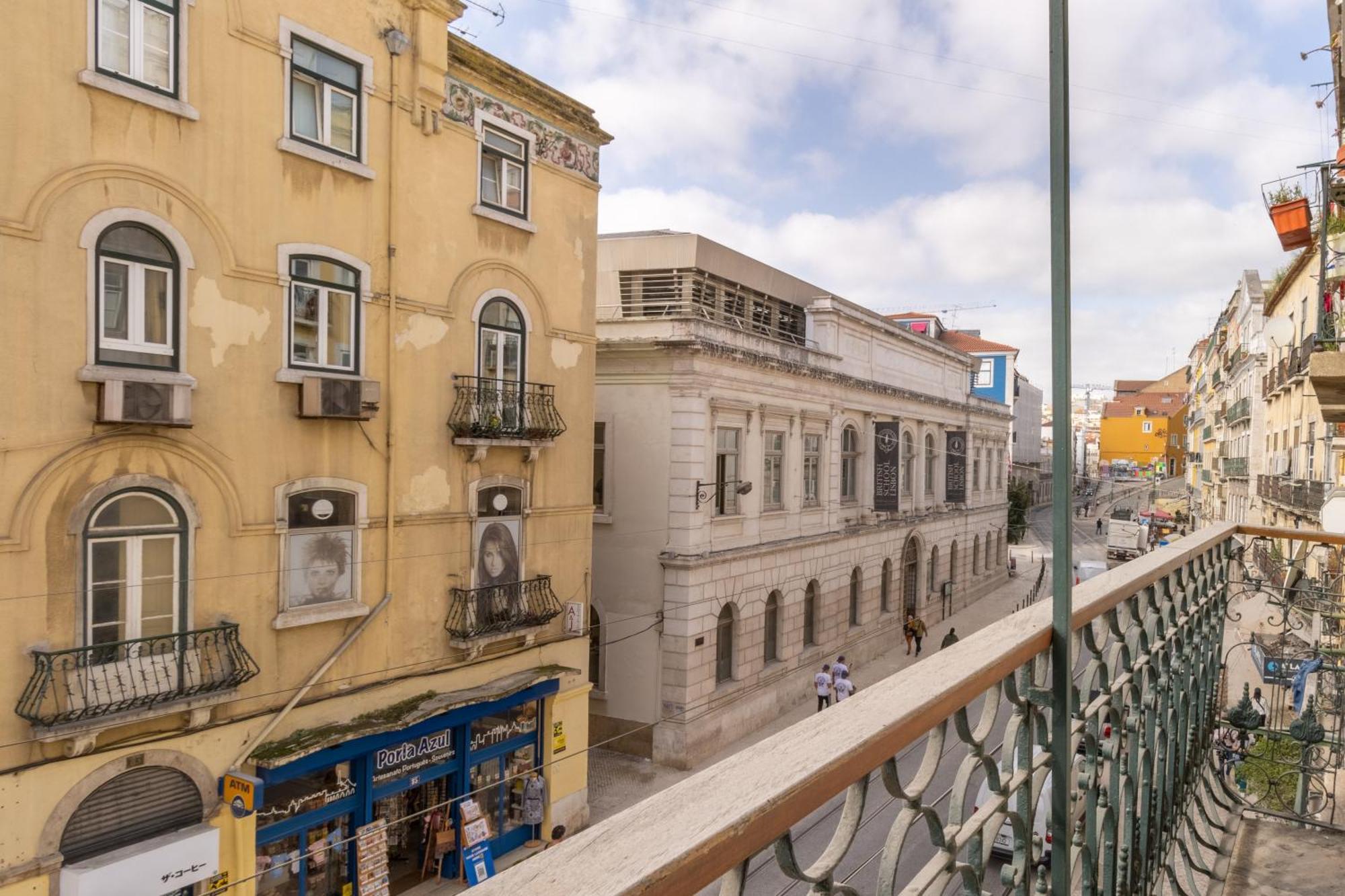 Апартаменти Modern 3Br, Terrace, Ac/Heating & Self Check-In Лісабон Екстер'єр фото